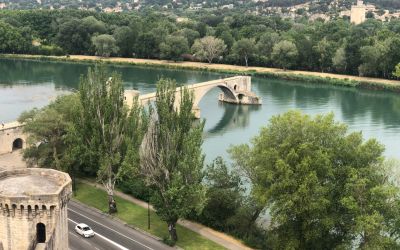 ‚Sur les Ponts d‘Avignon —‚